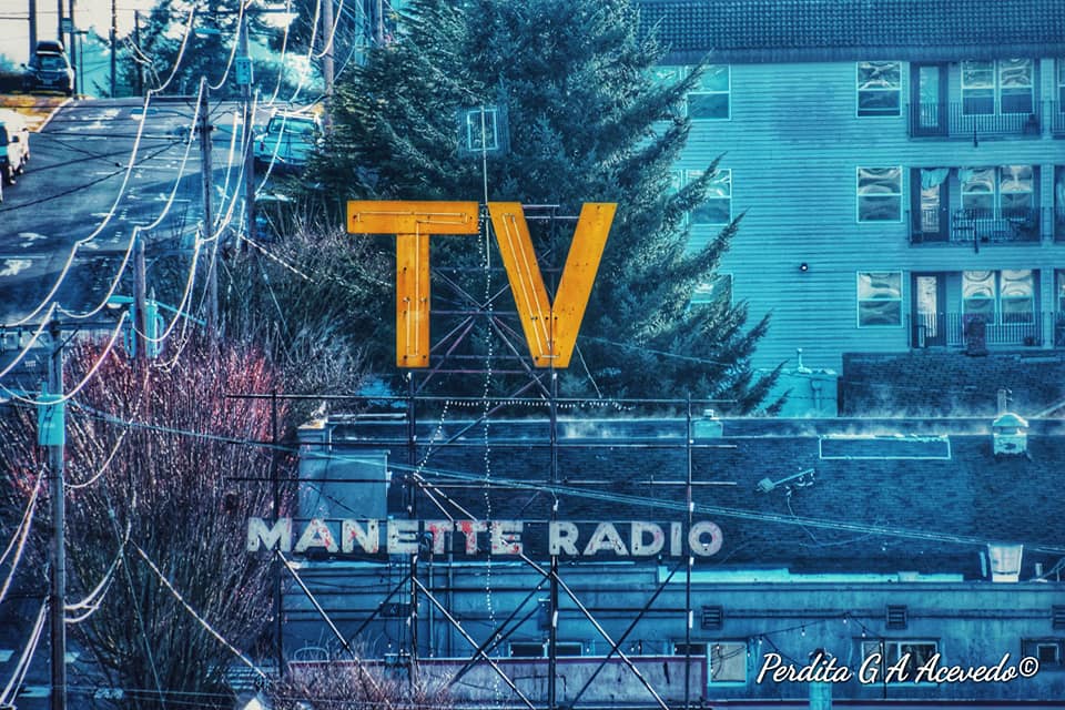 Manette TV radio courtesy of Perdita Gudrun Andrea Acevedo